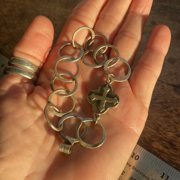 Sterling silver circle link cross bracelet - Picture 6 of 6